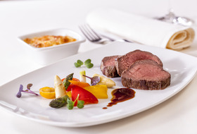 TUI Cruises Mein Schiff 4 Interior Atlantic 3.jpg